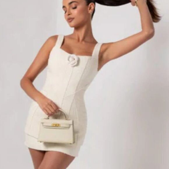 Cream Boucle Flower Mini Dress Heiress- Claudia Schiffer Sofia Richie Lookalike - Picture 7 of 16